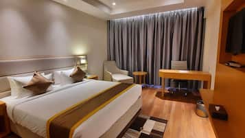 Executive Room | Egyptian cotton sheets, premium bedding, laptop workspace, free WiFi