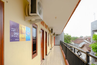 Hotel O Panderman Residence