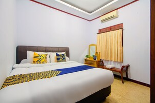 Economy Double Room | Desk, free WiFi