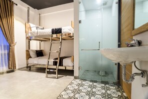 Family Double Room | Desk, free WiFi, bed sheets - Collection O 2627 Ratamya Co-living (Yogyakarta)