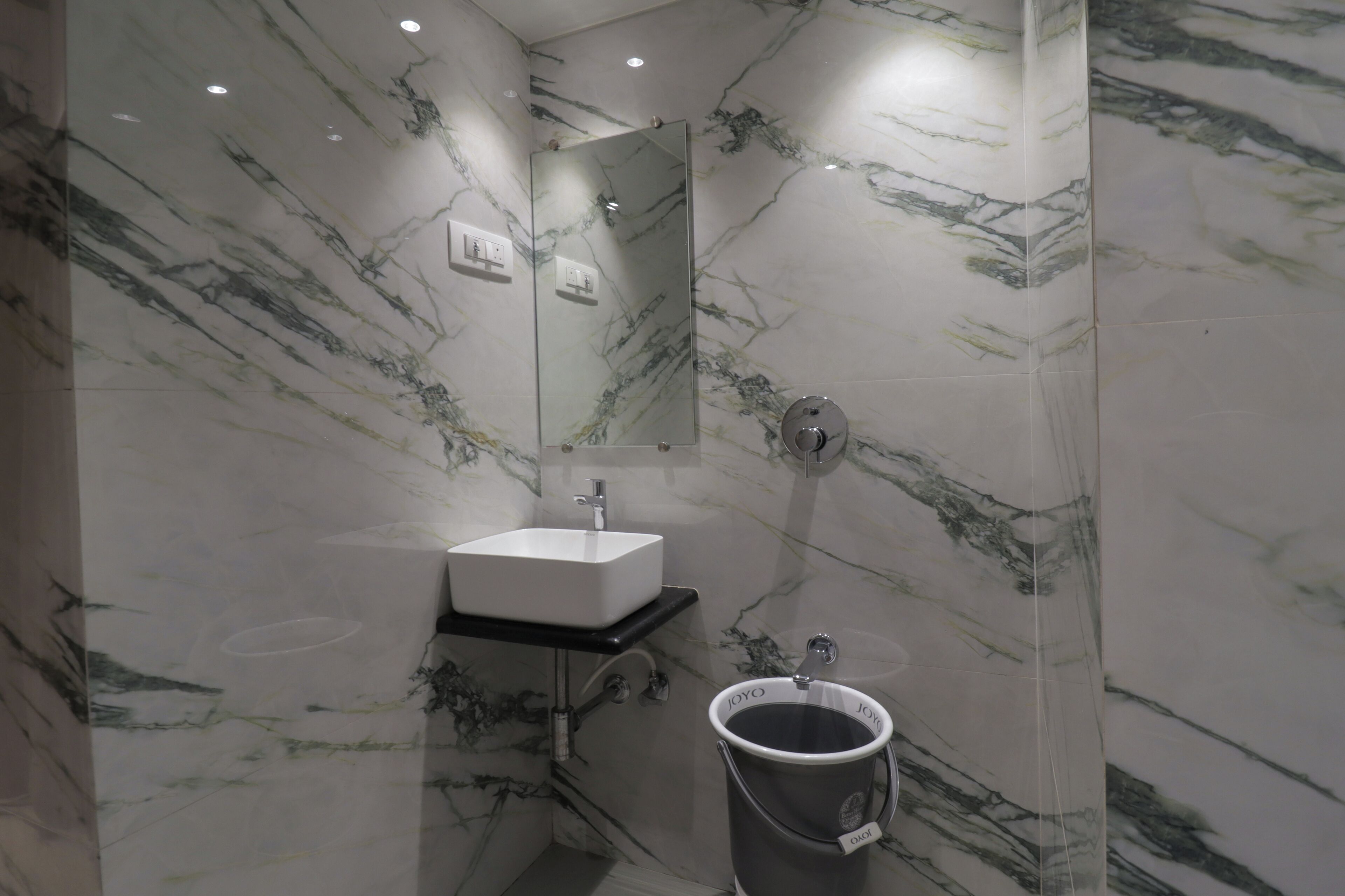 Foto - Hotel Malad Inn opposite Malad Railway Station