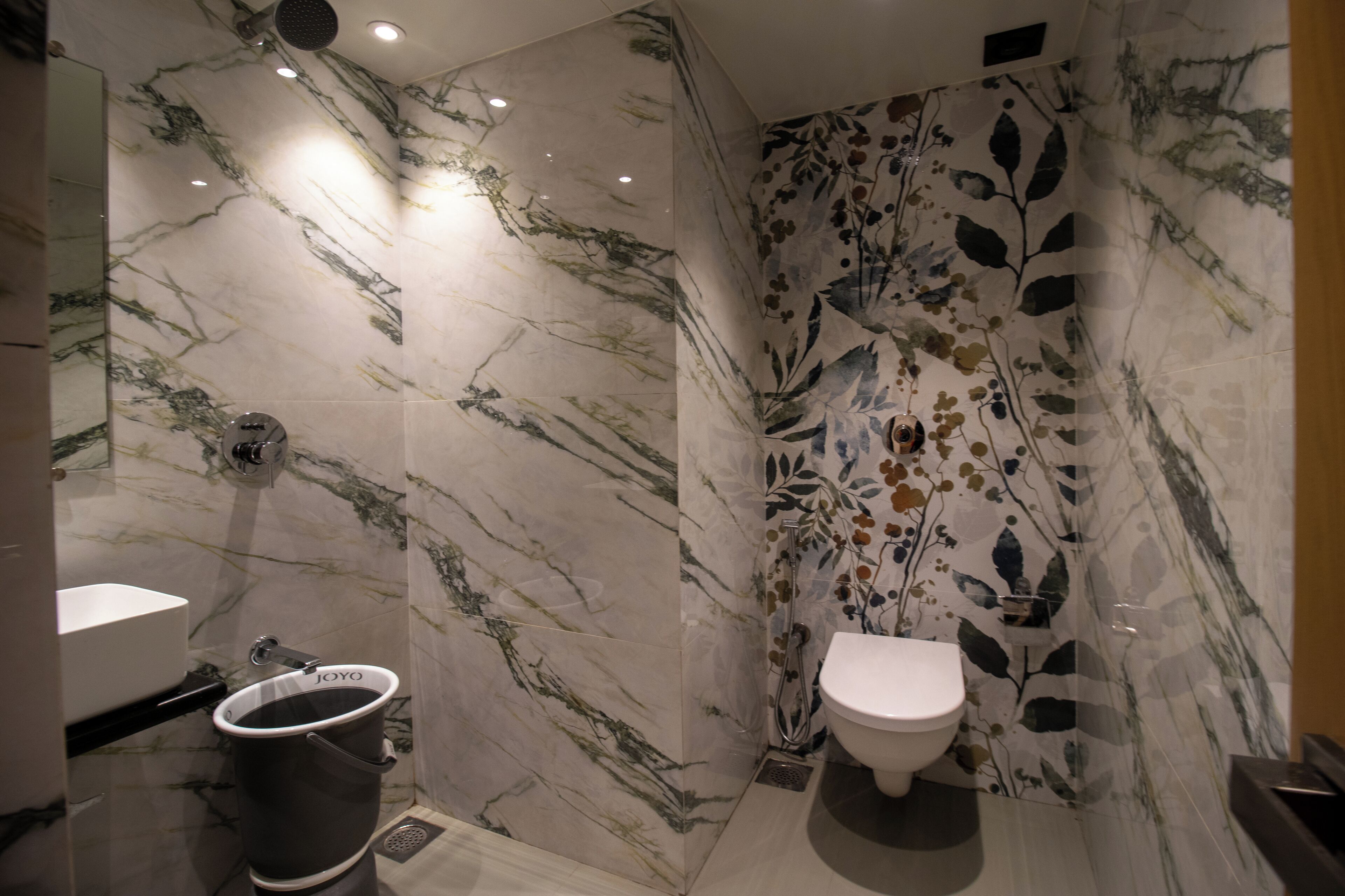 Foto - Hotel Malad Inn opposite Malad Railway Station