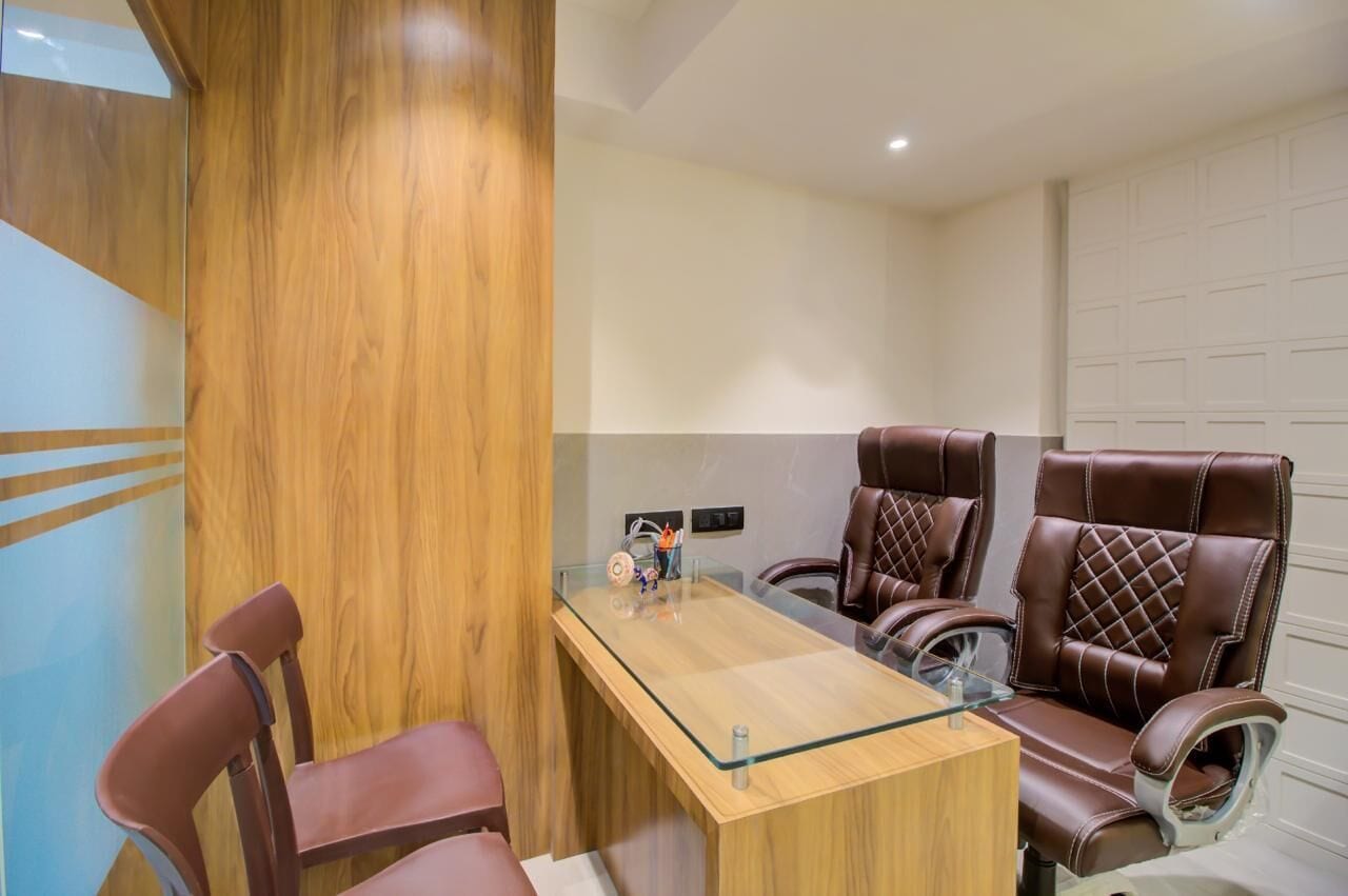 Foto - Hotel Malad Inn opposite Malad Railway Station