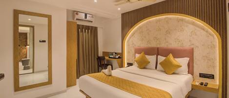 Superior Double Room | Egyptian cotton sheets, premium bedding, desk, free WiFi