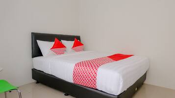 Standard Double Room | Free WiFi, bed sheets