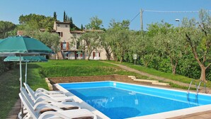 Pool - Cosy apartment for 4 guests with WIFI, pool, TV, patio and pets allowed (Beati Bassi)