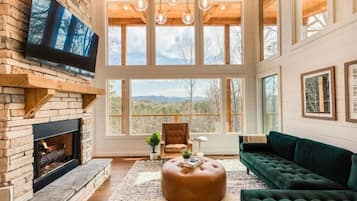 Smart TV, fireplace, table tennis