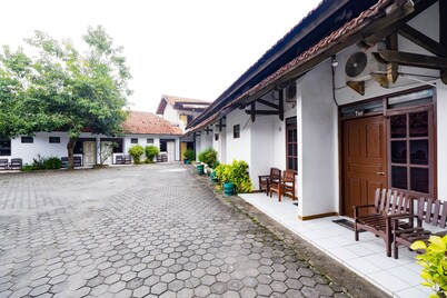 Hotel O Sartika Inn Pati