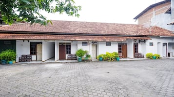 Parkir mandiri gratis