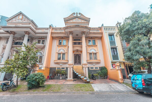 Front of property - OYO 2765 Mulia Raja (South Tangerang)