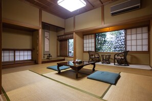 傳統客房 (Japanese Style) | 獨特設計、獨特裝修、書桌、床單