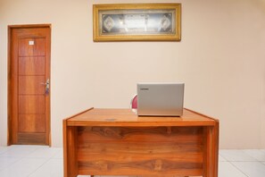 Reception - Hotel O Az Zahra Residence Syariah (Surabaya)