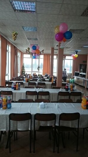 Free daily buffet breakfast - Montenegro Inn Guest House (Baku)