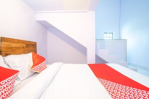 Indonesia Standard Double | Free WiFi - OYO 2415 Ibma Smart Syariah (Pandaan)