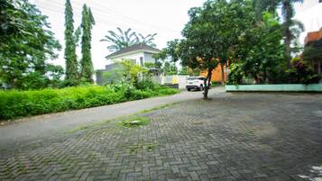 Ubetjent parkering (inkludert)