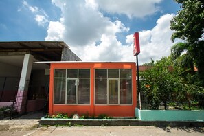 Exterior - OYO 2415 Ibma Smart Syariah (Pandaan)