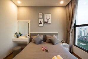 3 bedrooms, iron/ironing board, WiFi, bed sheets