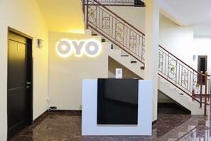 Reception - OYO 2741 Kr Bulan (Tangerang)