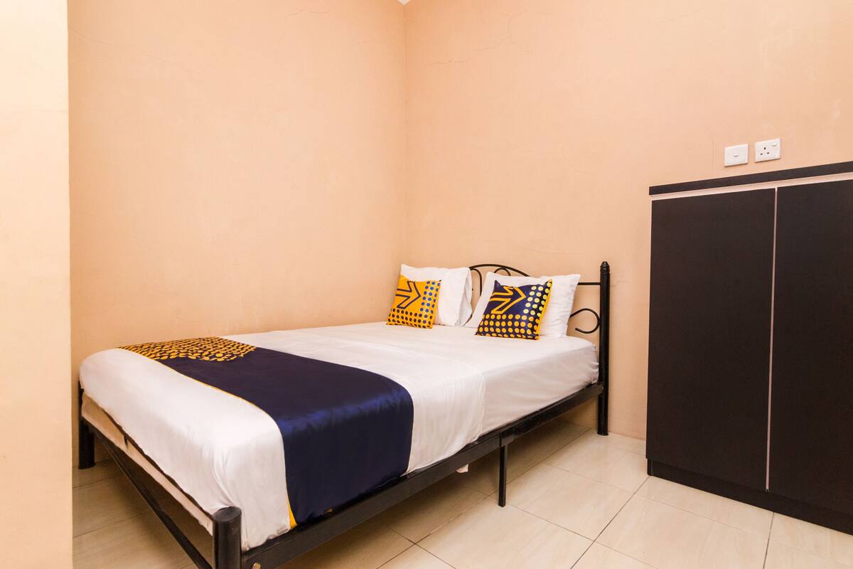 Double Room | Free WiFi, bed sheets