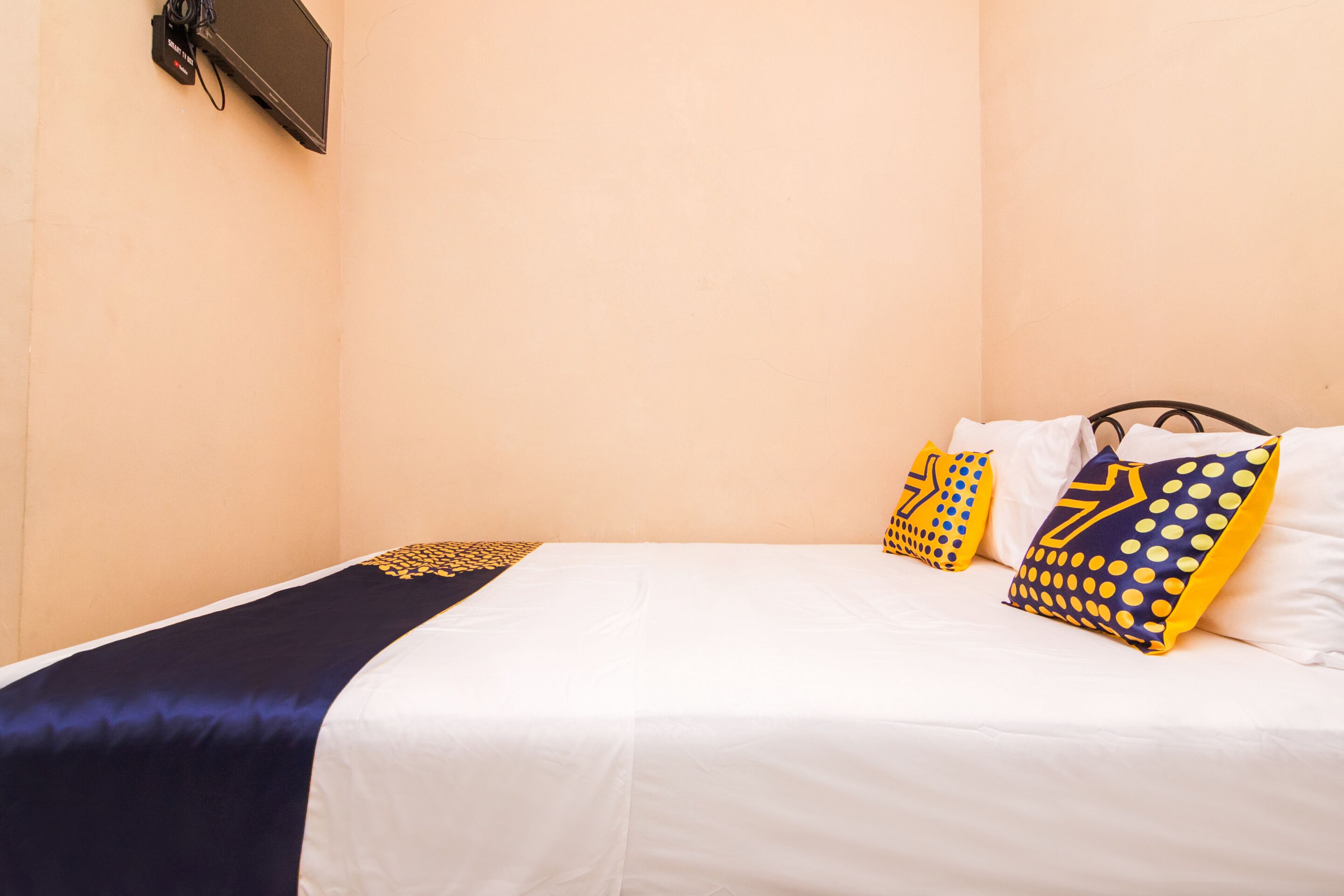 double room | free wifi, bed sheets