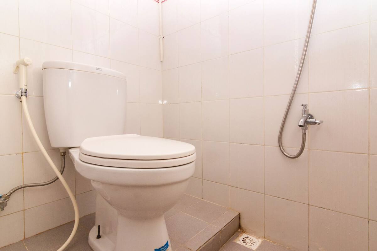 double room | bathroom | shower, towels