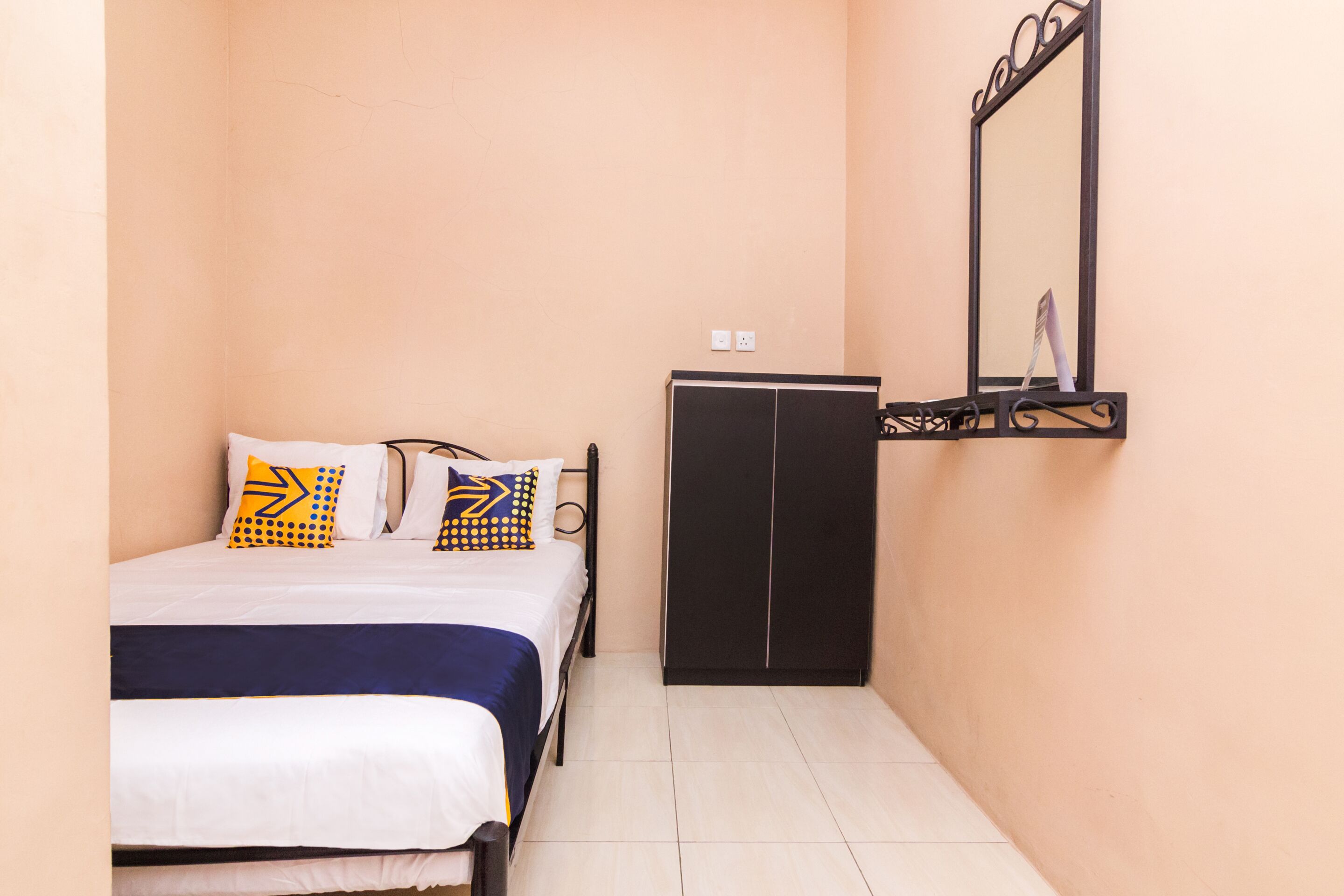 double room | free wifi, bed sheets