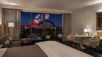 Studio, 1 King Bed with Sofa bed, Theme Park View | 埃及棉床單、高級寢具、羽絨被、舒適加層