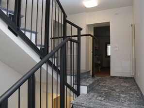 Interior - Cosy apartment for 3 guests with WIFI, TV, patio and pets allowed (Raveo)