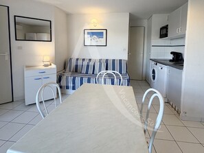 Interior - 1 CHAMBRE, DERNIER ETAGE AVEC ASC, CLIMATISATION (Sète)