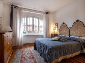 1 bedroom, travel crib, free WiFi - Nice apartment for 4 guests with WIFI, pool, TV, patio and pets allowed (Anduins)