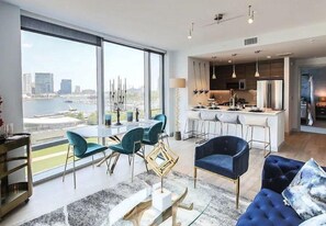 Executive Apartment | Living area - 414 Light St (Baltimore)