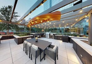 Outdoor dining - 414 Light St (Baltimore)