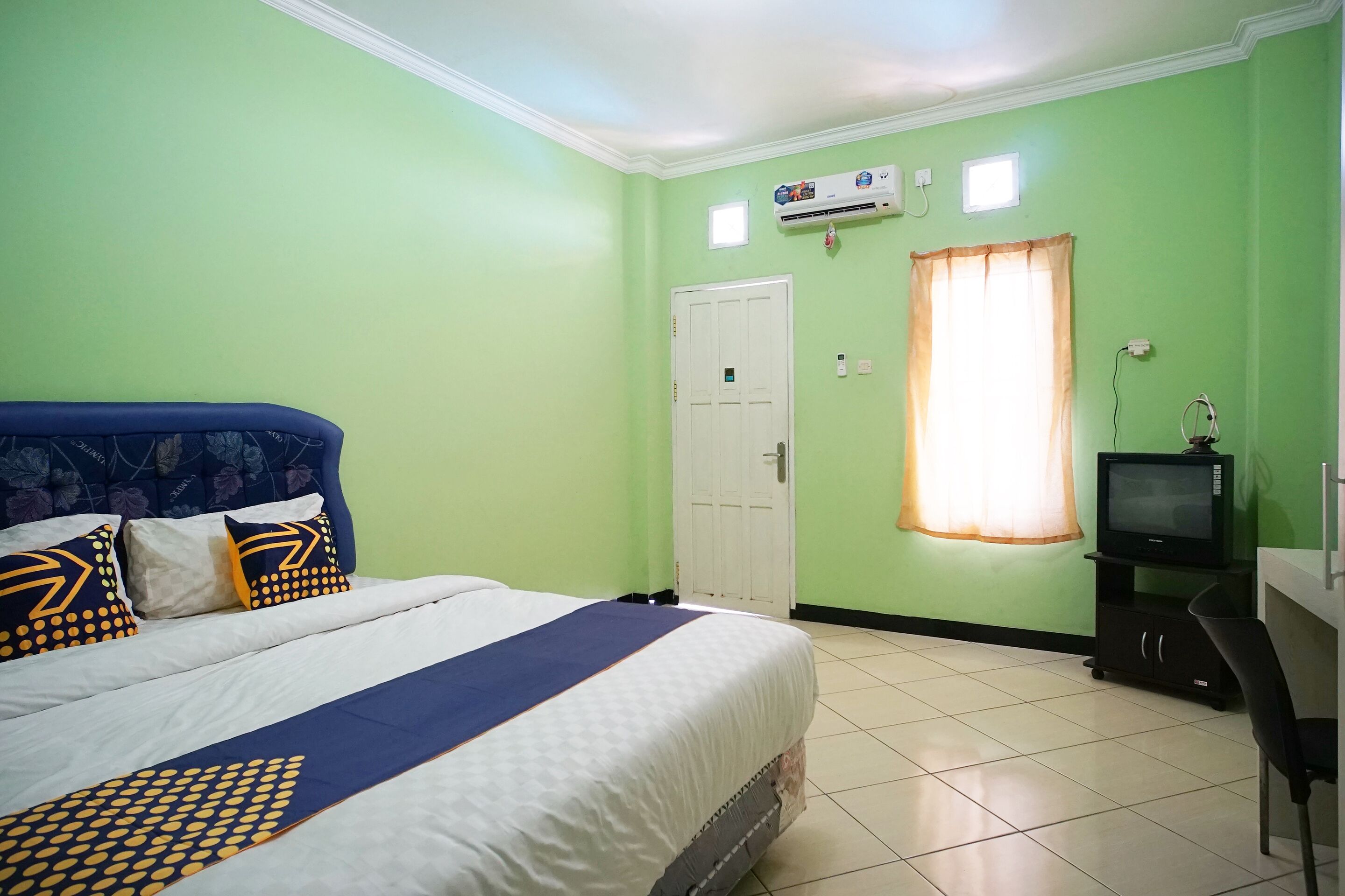double room | desk, free wifi, bed sheets