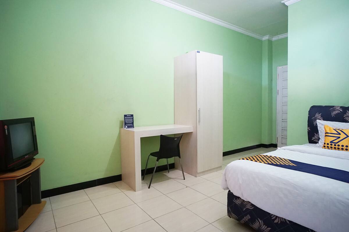 double room | desk, free wifi, bed sheets