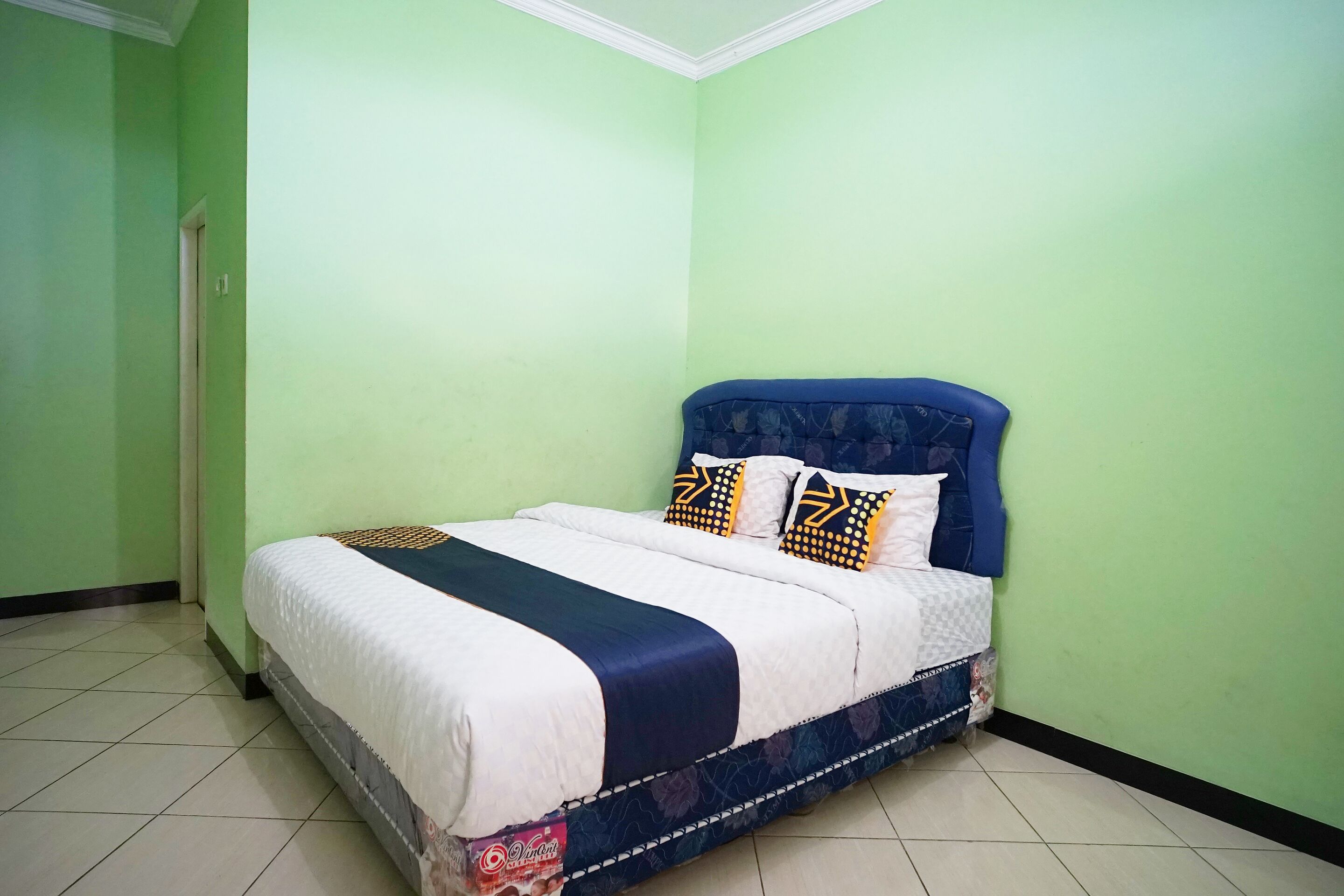 double room | desk, free wifi, bed sheets