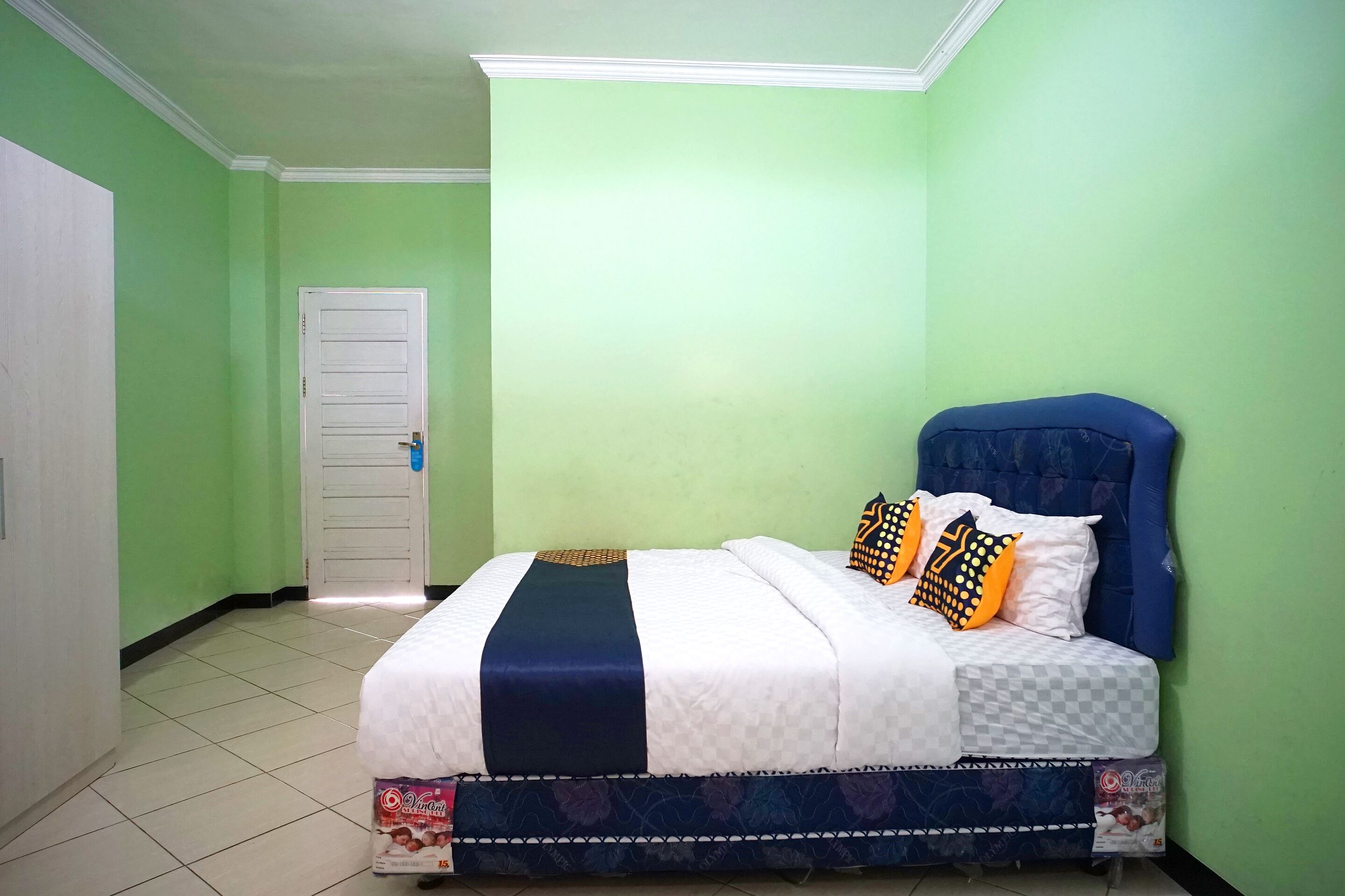 double room | desk, free wifi, bed sheets