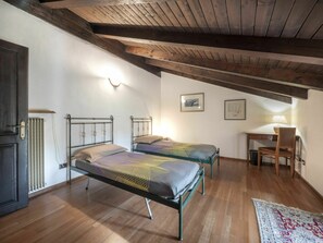 2 عدّة غرف نوم وسرير سفر وواي فاي مجانًا