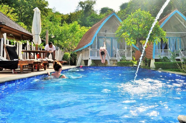 Outdoor pool, pool loungers