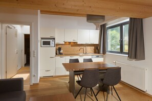 Fridge, microwave, dishwasher, coffee/tea maker