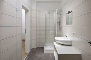 Douche, sèche-cheveux, papier toilette