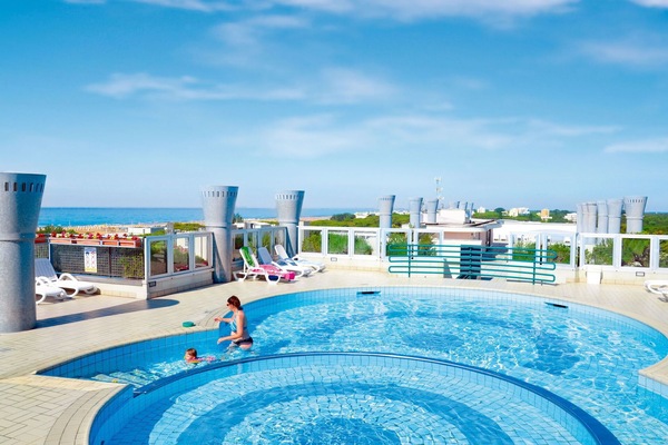 Nuage, Ciel, L'Eau, Bleu, Bleu Azur, Piscine, Plan D'Eau, Loisir, Aqua, Design Urbain