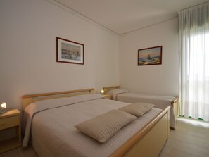 1 slaapkamer, reisbedje, beddengoed