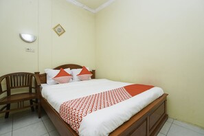 Standard Double Room - Pondok Rizqi Syariah (Sidoarjo)