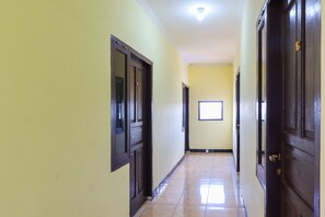 Hallway - OYO 2547 Assirot Residence (Jakarta)
