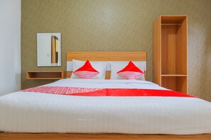 Deluxe Double Room | Free WiFi - OYO 2547 Assirot Residence (Jakarta)