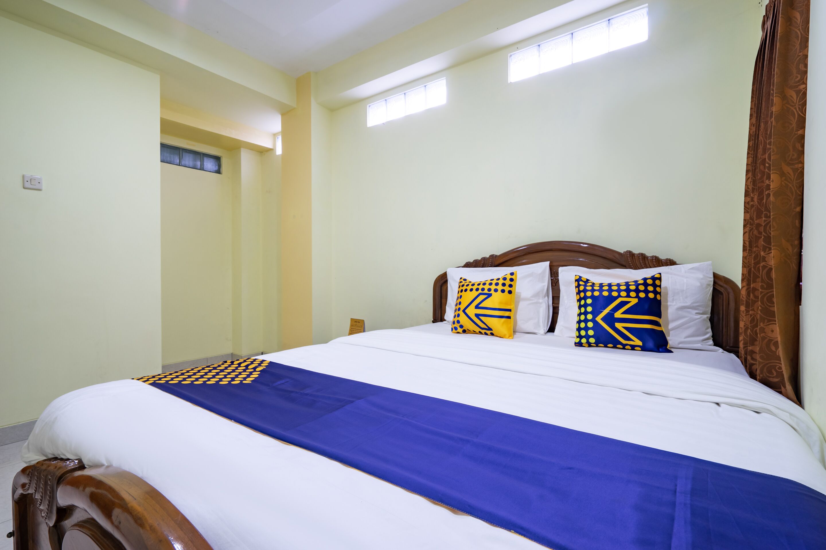 Double Room | Desk, free WiFi, bed sheets