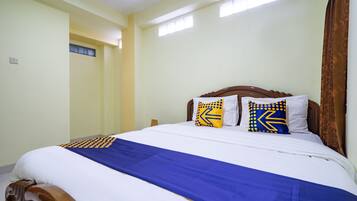 Double Room | Desk, free WiFi, bed sheets
