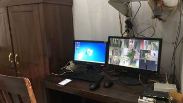Quầy tiếp tân