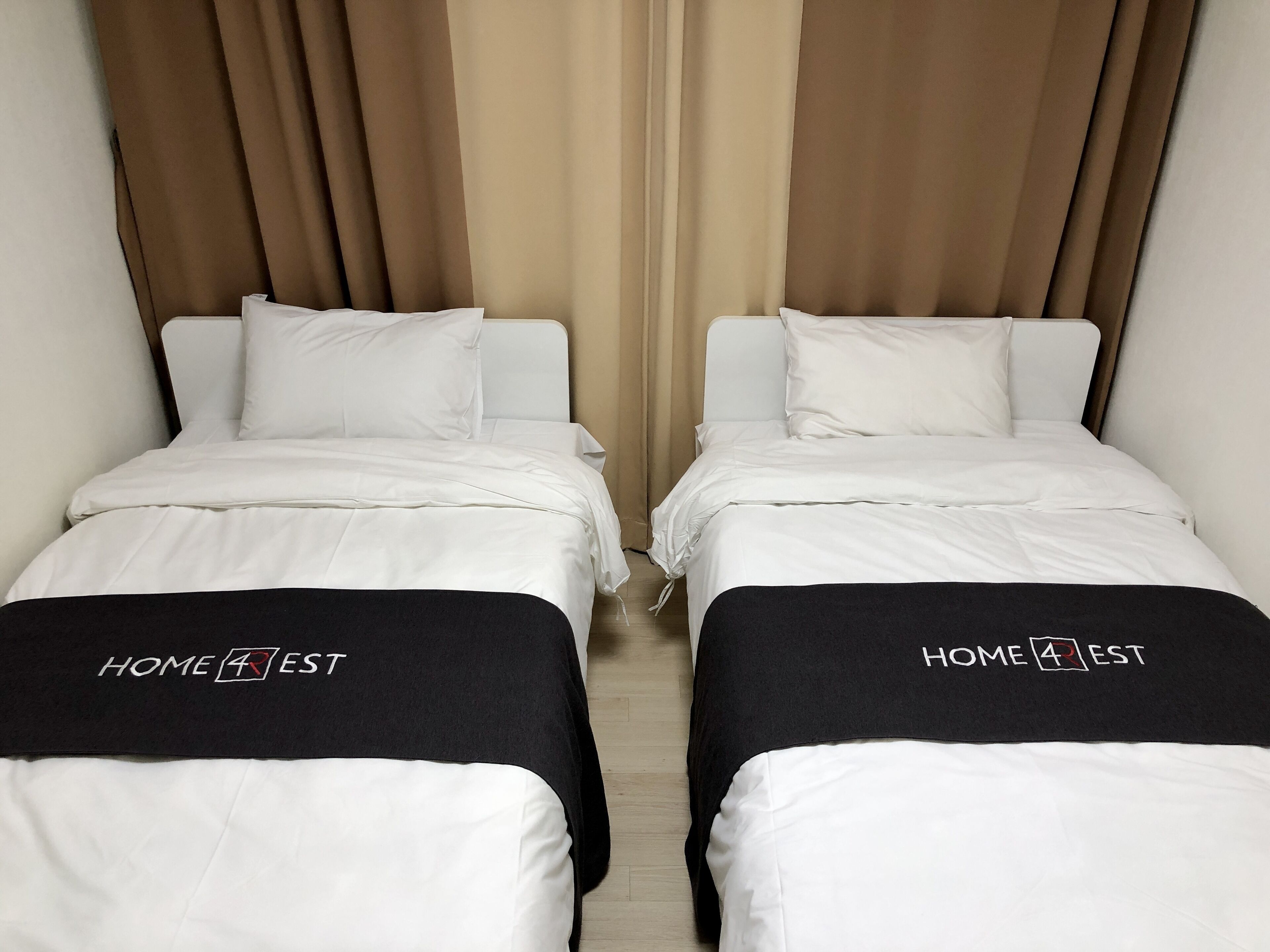 business apartment, city view | 3 bedrooms, blackout curtains, iron/ironing board, free wifi