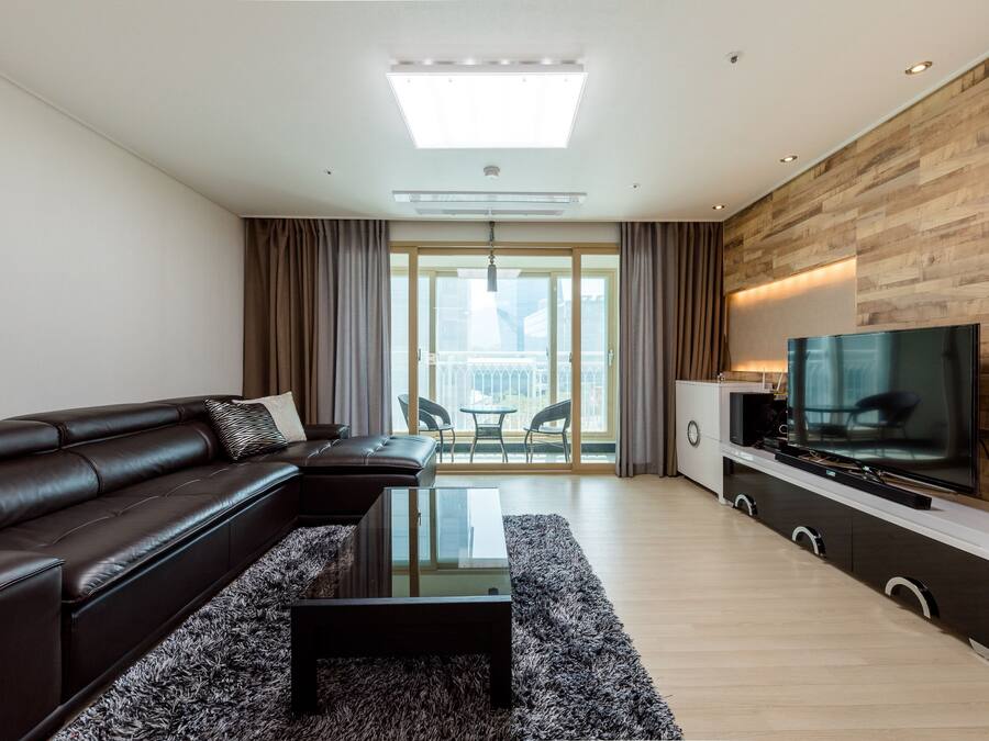 3 bedrooms, blackout drapes, iron/ironing board, free WiFi